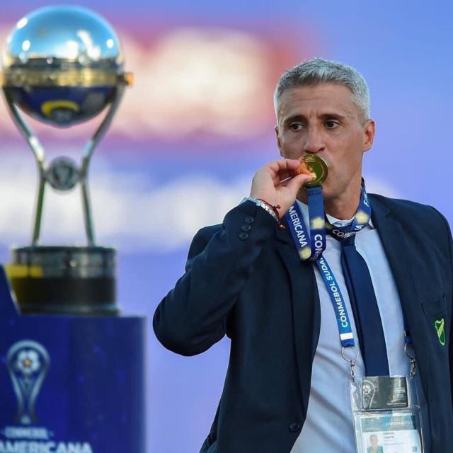 世界杯官方直播官网app下载入口-踢而优则教 阿根廷国脚巨星退役后喜欢当教练!